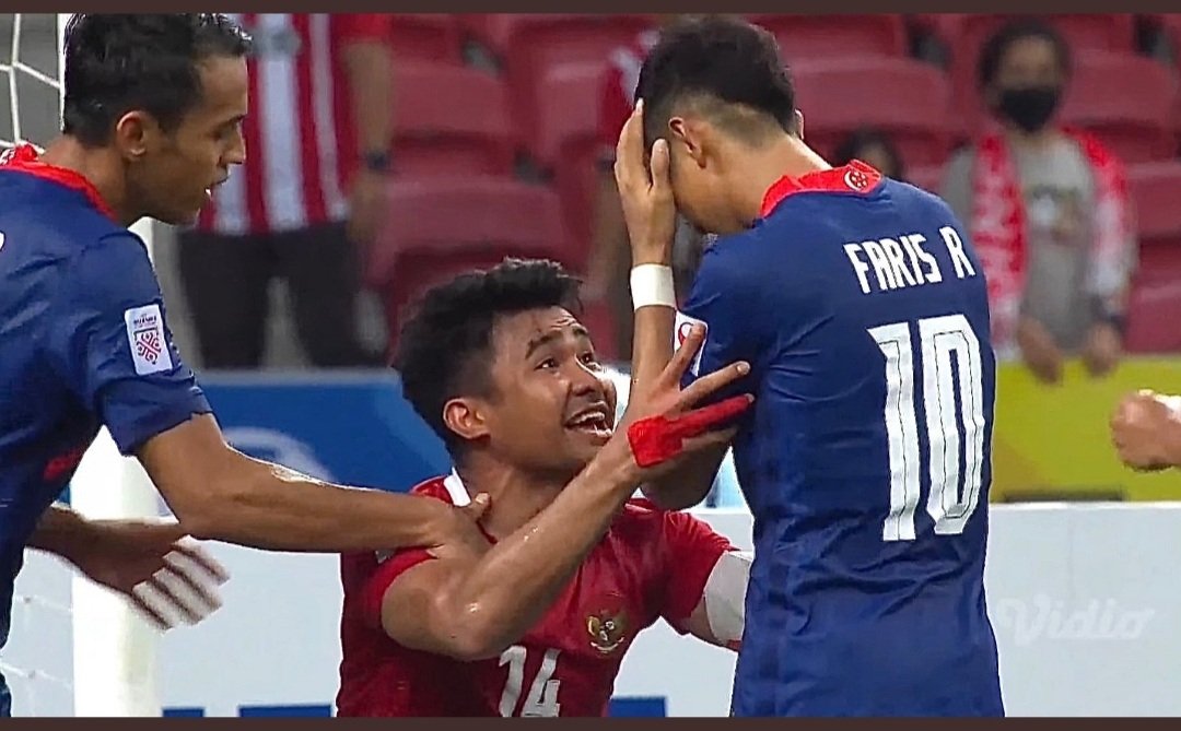 ichal3w's tweet photo. Faris : adduhh,,,gagal makan coto
Asnawi : tenangmiki adaji pallbas, sama2ji assipa!!!
Shahdan S : saya juga kodong#TimnasDay https://t.co/ek15lobcd5