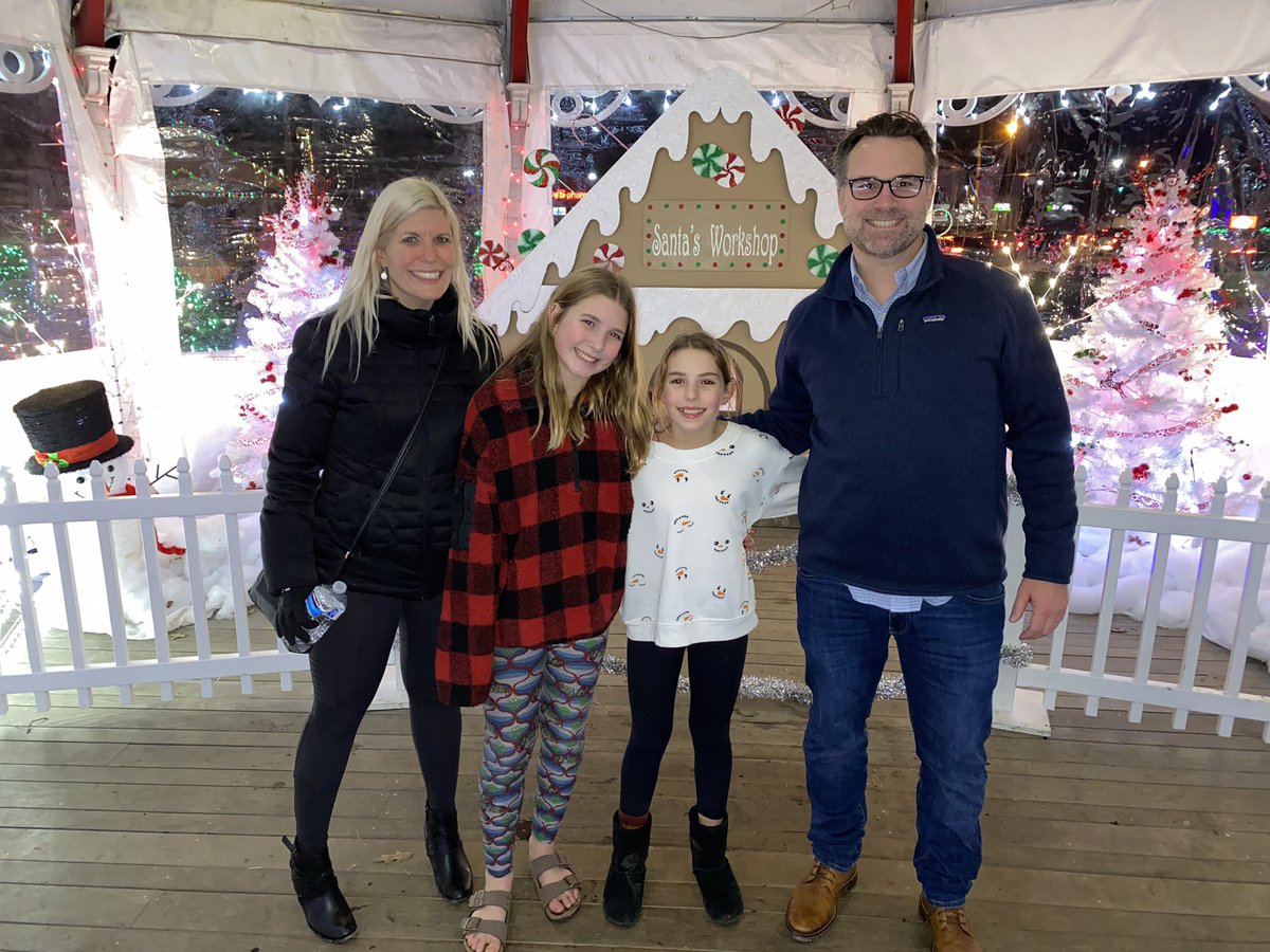 MrBTeague's tweet photo. Merry Christmas from the Teague Family https://t.co/LUScWjf3A1