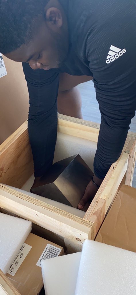 rsalame7926's tweet image. A Christmas miracle! Honored to have the largest tungsten cube in the Bahamas 😍. And we’re just getting started 😂.