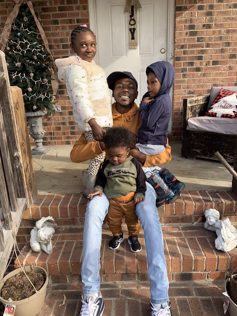 DaverianM's tweet photo. Take care of your family and them kids 'cause I'm too big on family ❤️ https://t.co/d635QTDsm3