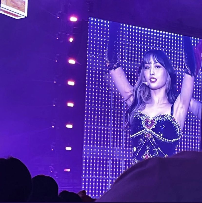 MOMO??!??:&amp;&amp;)36 MISS MOMO!?!!? #MOMO #TWICE  #TWICE_4TH_WORLD_TOUR #모모 #트와이스