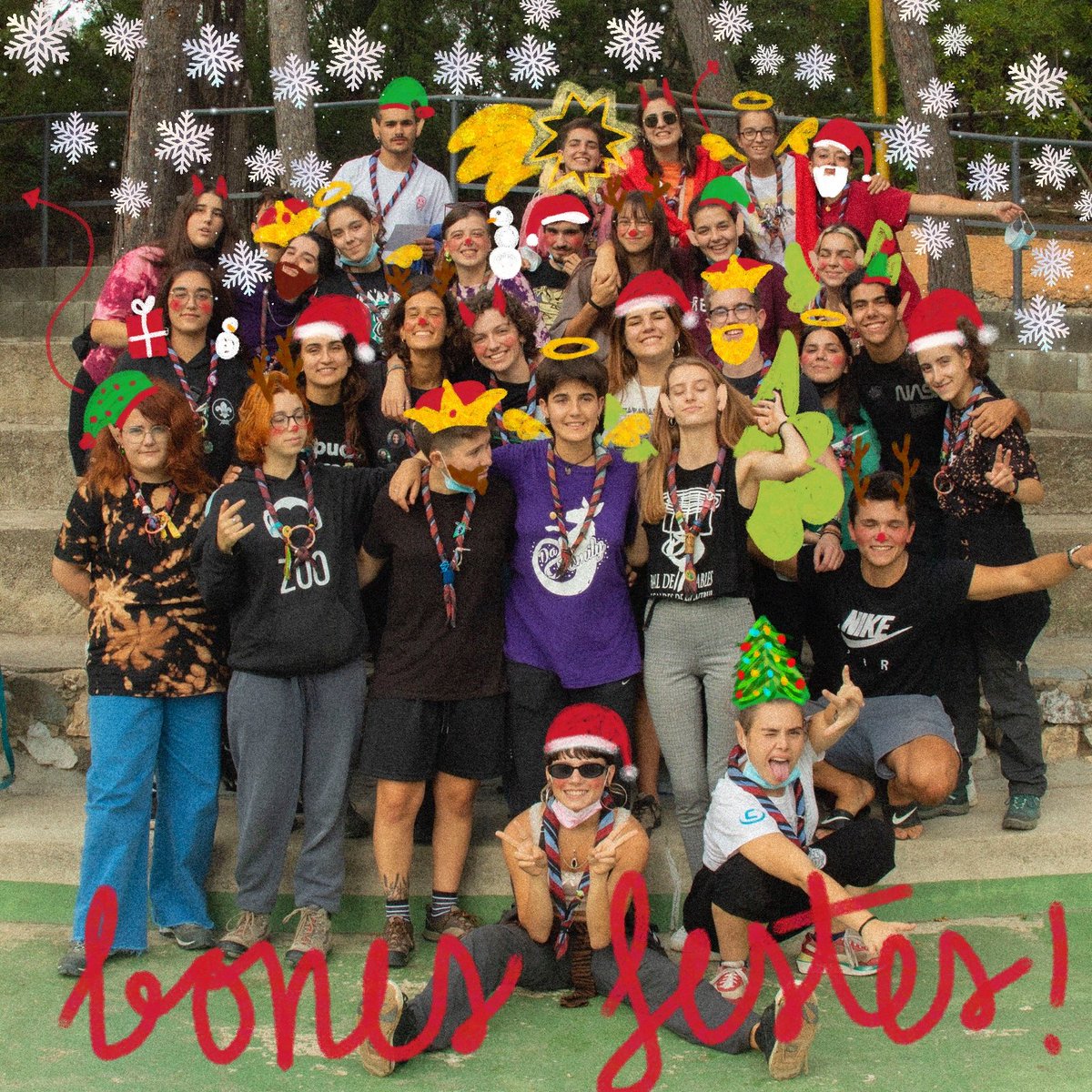 Les caps del Pasqualet us desitgem molt bones festes!!!! 🎄♥️