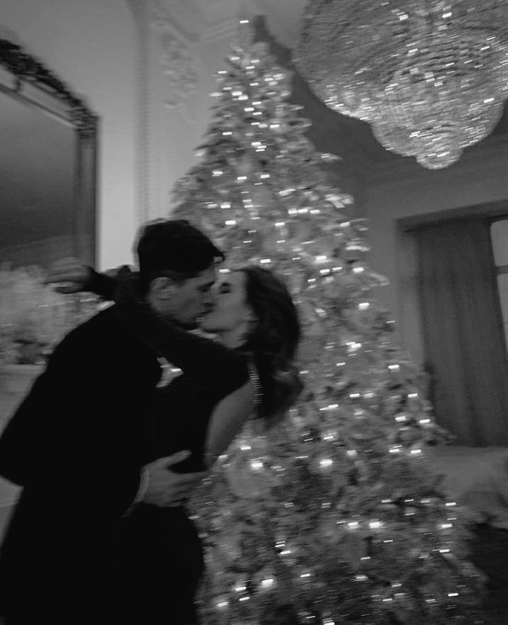 DrakeMiller_'s tweet photo. ¡Feliz navidad medicad@s!♡ 🥂 https://t.co/mTMcxEOefj