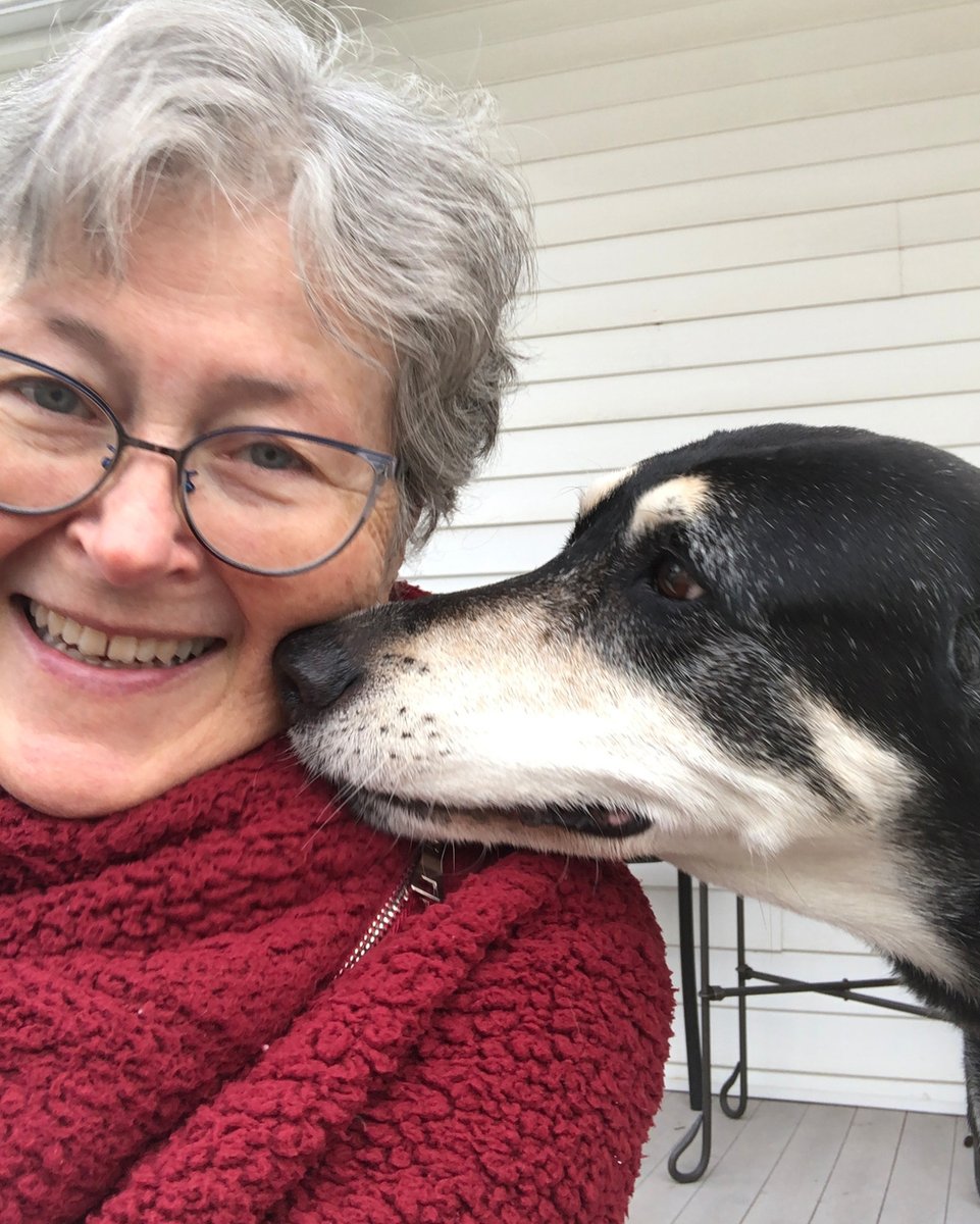 Atmarupa's tweet photo. Merry Christmas and lots of kisses from me and Maitri! May this day fill you with love and joy!

#maitriandme #fillwithlove #dogkisses #dayofjoy https://t.co/F84ZkQqQlC
