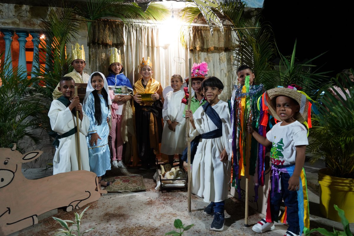 alcsjoficial's tweet photo. San Joaquín se vistió de gala este 24 de Diciembre para celebrar los 101 de tradición de Los Pastores acompañados del alcalde @Diegorcorrales y la primera combatiente Génesis de Corrales.
#SanJoaquinGobierna
#SanJoaquinaCrece
#SanJoaquinLaNuevaCiudad
#DiegoCorralesAlcalde https://t.co/mBdVtI53Tx