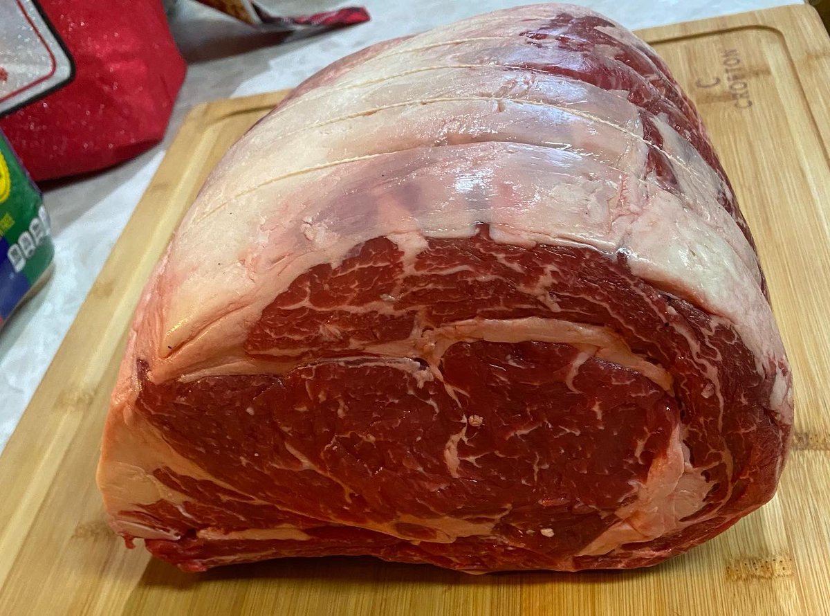 brojerome's tweet photo. Then the Whos, young and old, will sit down to a feast. And they'll feast, and they'll feast. And they'll feast, feast, feast, feast! They'll feast on Who pudding and rare Who roast beast.
#CookinWithAngus @recteq_official #RT700 🐂 https://t.co/dNf2qHOllA