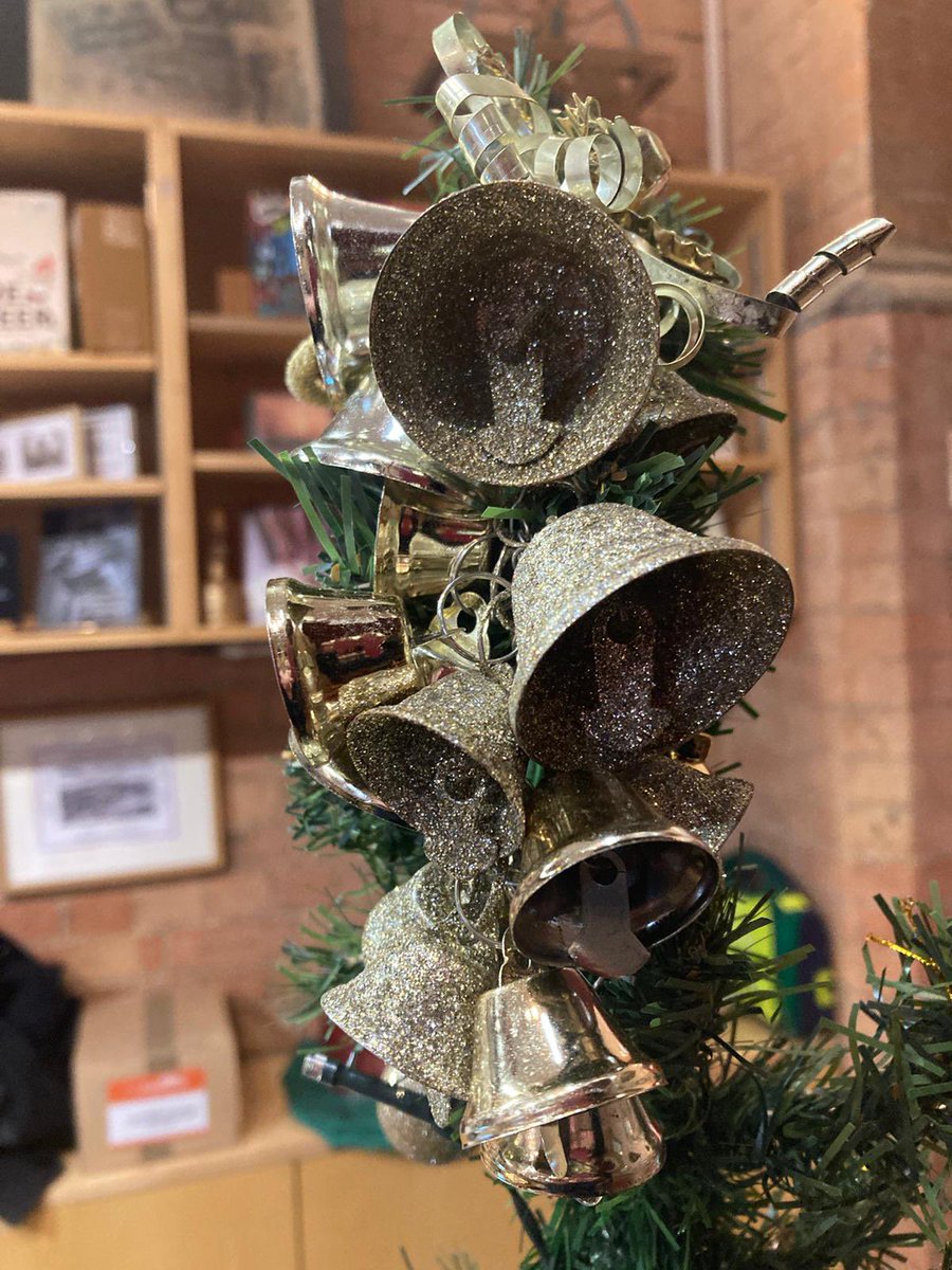 JTBellfoundry's tweet photo. Merry Christmas from all of us at the Bellfoundry! 💕 We hope your day has been filled with joy. And maybe a bell or two… We can’t wait to welcome your shining faces to the Bellfoundry in 2022! 🔔🔔🎉🎉 #merrychristmas #victorianfactory #bellsforchristmas #FestiveSeason https://t.co/BOQNbHvahB