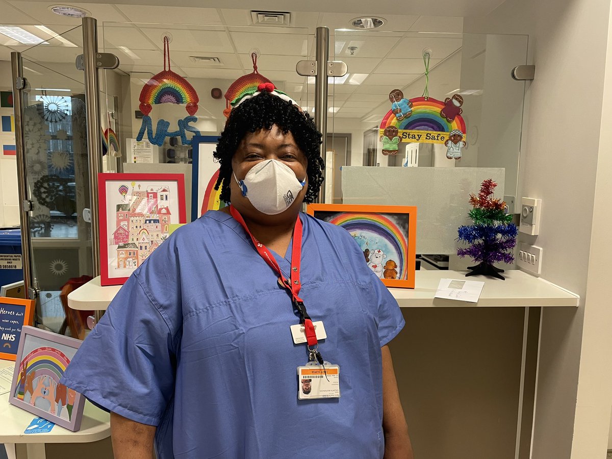 emmavjames's tweet photo. This is Valenta @RoyalLondonHosp ITU Family Support Officer. She gave up her Christmas Day with her family to do video calls for patients and their loved ones. 

Amazing nurse. Amazing person. To Valenta 🥂👏🏻👏🏻👏🏻 https://t.co/kZ9UJEc5tg