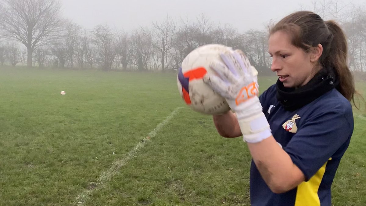 AdCollin's tweet photo. What a great xmas present for @Ac1Gloves to see @Eleanor1510 @donnybelles No1 GK In the AC1 Gloves for 2022!! https://t.co/h2BJj6OAJo