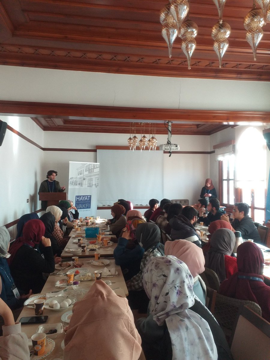 hsvankara's tweet photo. 3.Ankara Çalıştayının ilk günü☺
Bugün psikolog ve hekimlerimizden hekimlerin iş hayatında karşılaşabileceği sorunları her yönüyle ele aldığımız verimli ve bir o kadar da eğlenceli bir gün oldu💫🌸
#HSVankara
#ankaradahayatvar https://t.co/NlHp02VAoC