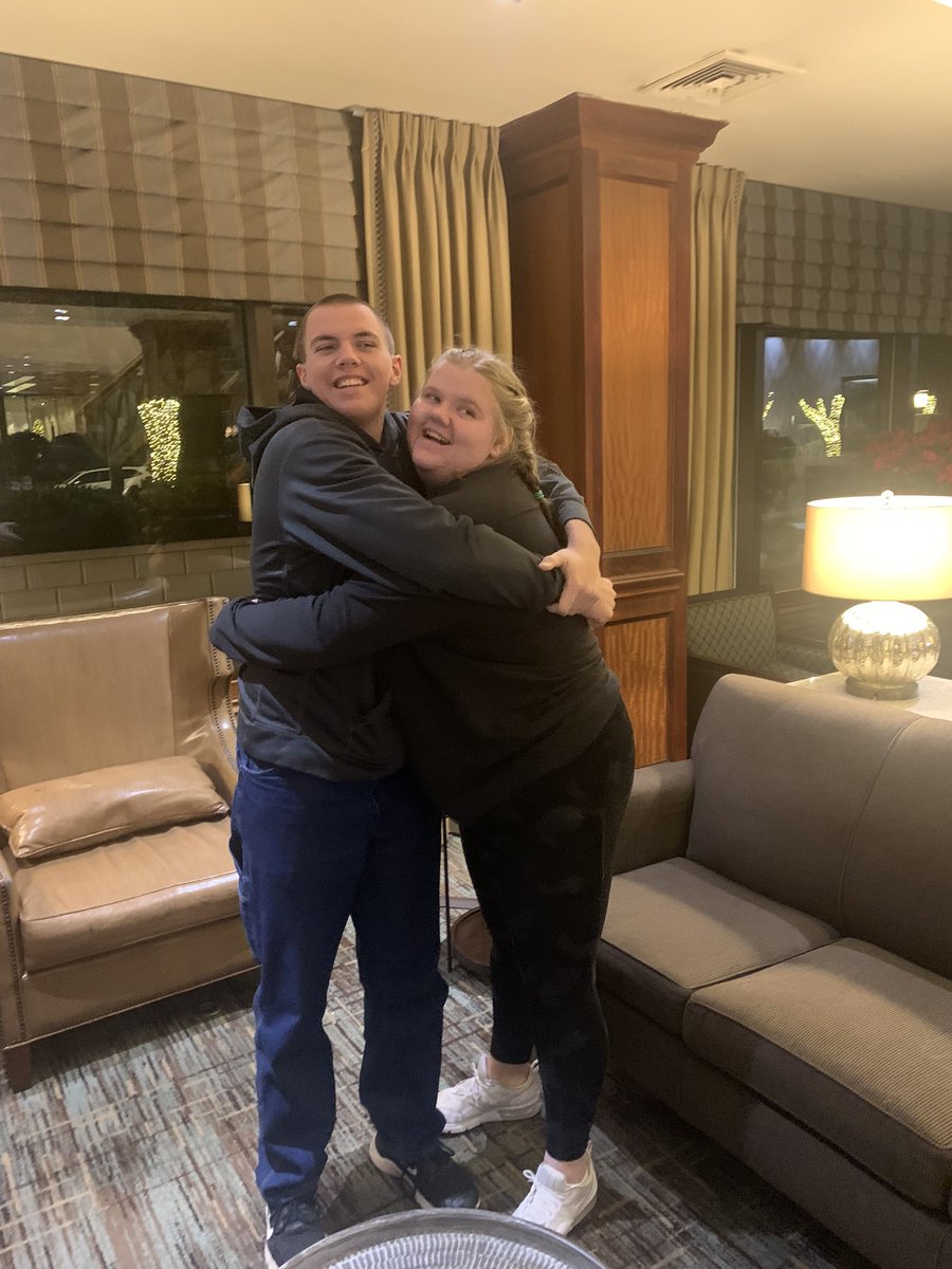 AshleyAllen2024's tweet photo. Merry Christmas 🎄 I am a proud Marine sister! Missing him today! #proudsister #myuber #mycatcher @AustinAllen2020 https://t.co/6KuCK7fzke
