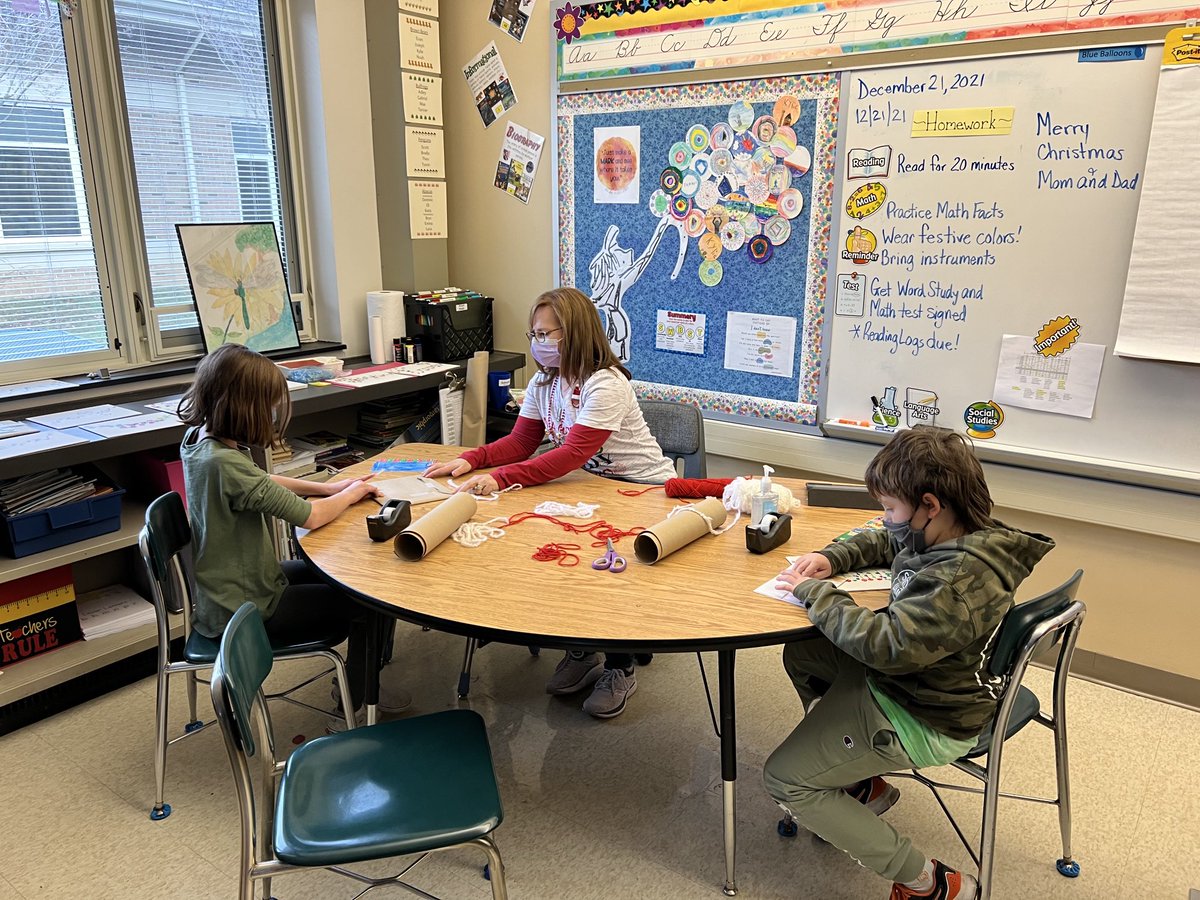 MrsSchmidtOJR's tweet photo. These little elves work so hard to surprise their special someone(s)!  They learned to sign their names in cursive and wrap presents.  Merry Christmas and best wishes for a happy, healthy New Year! #whatmakesfcspecial ⁦@OwenJRobertsFC⁩ https://t.co/1RNd2TS2t9