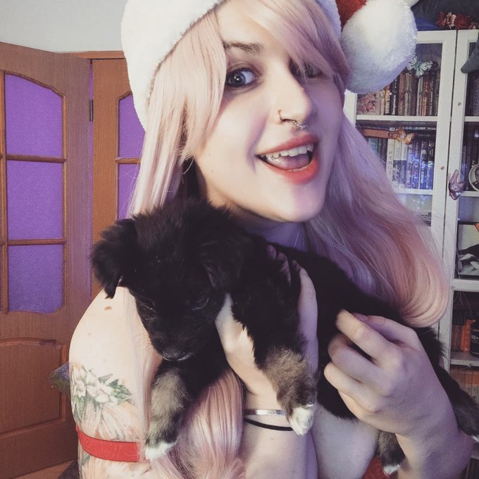 Merry Christmas, friends!!! https://t.co/AXo5FnRntF