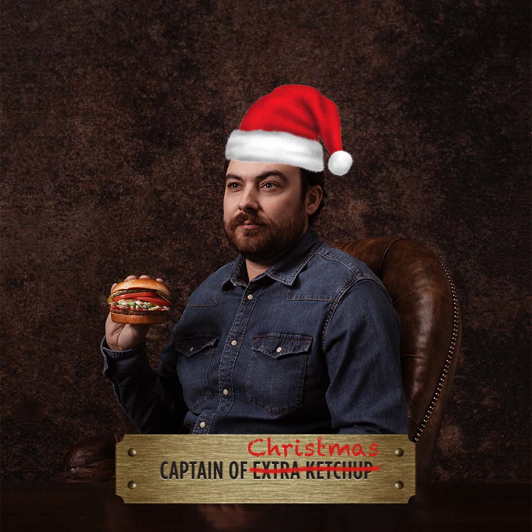 HarveysCanada's tweet photo. Merry Christmas from your favourite #burgerboss https://t.co/j1IFiPlmq0