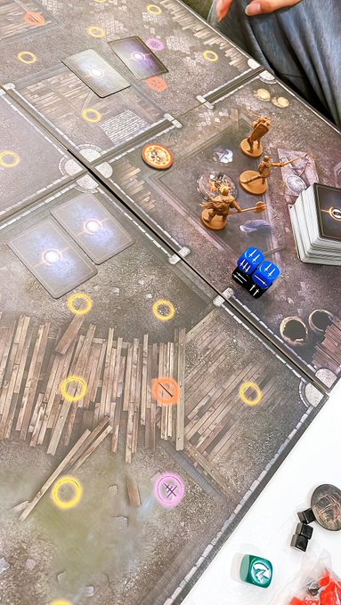 ダクソのボドゲ
だんだんわかってきたような…? 