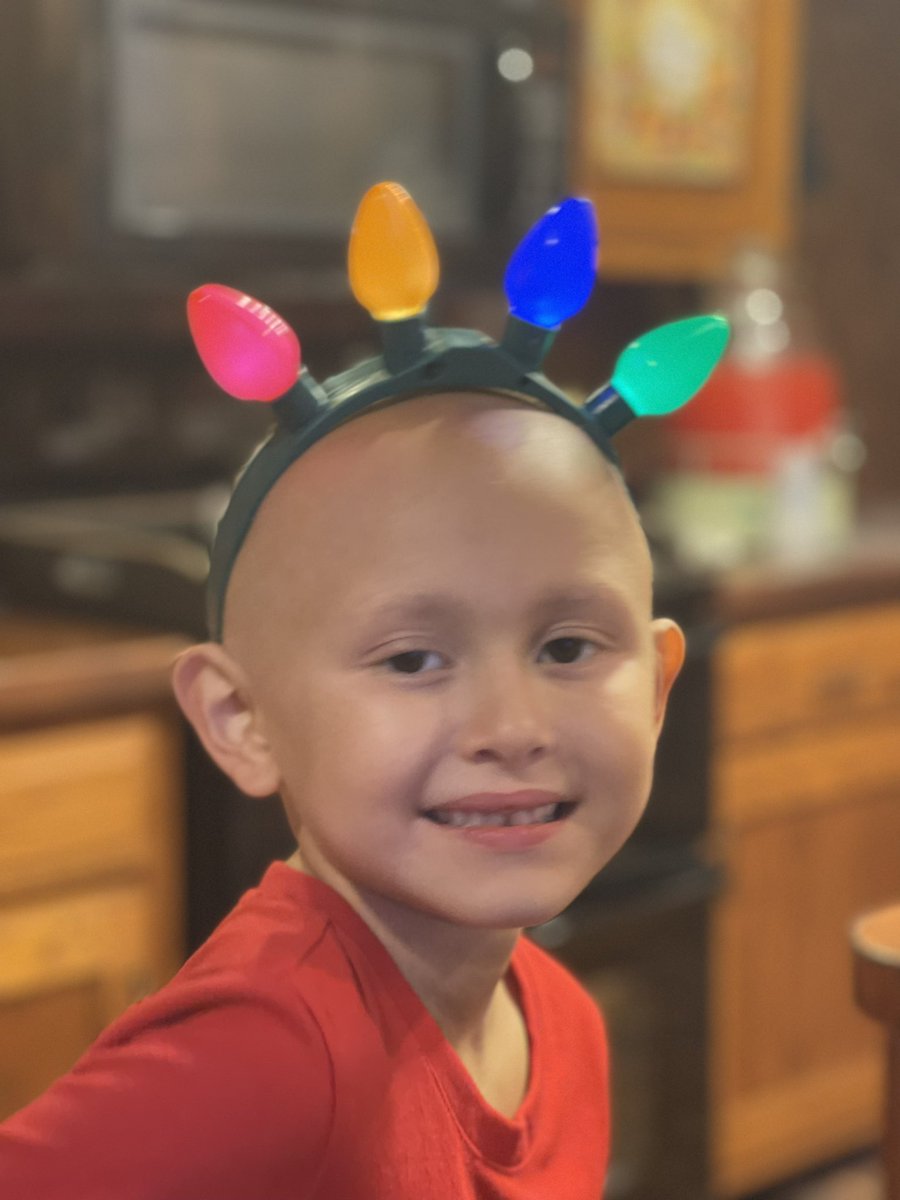 ladyrdskin34's tweet photo. Merry Christmas from my Warrior Princess. She now is officially in maintenance cycles of her leukemia treatment!! Woohoo!!!
#leukemiawho #teamshoni https://t.co/WWAXOjNIcU