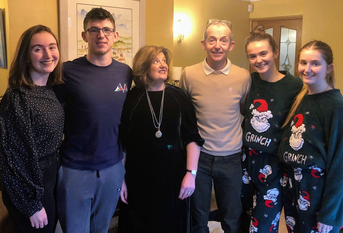 Alliesgarden's tweet photo. It's not what's under the tree but who's around it that matters...(featuring the grinch sisters)
Happy Christmas from our house to yours! ๐๐ก๐
๐๐โจ#happymammy
#christmaswishes #ChristmasAtHome
#family #countingblessings https://t.co/xxIose9qa6