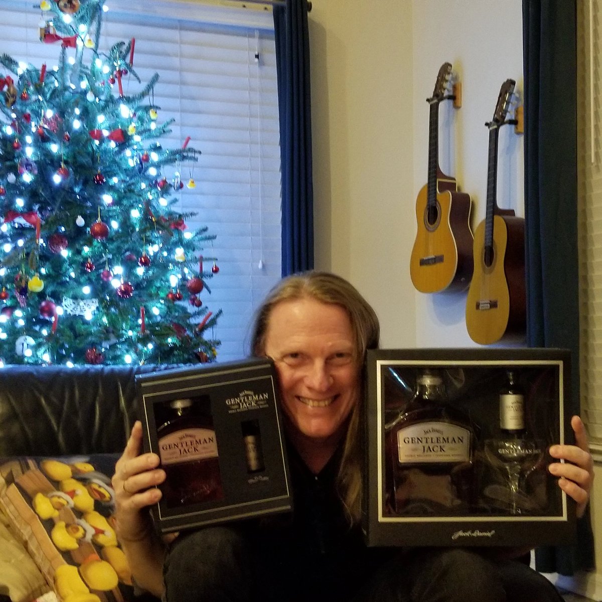 fineartfan's tweet photo. Happiness is. . . when both your wife and mother-in-law get you #GentlemanJack for Christmas!
What was your own favorite present?
#ChristmasPresents #favoritepresent #merrychristmasπ #happyholidays #Christmasday #christmas2021 https://t.co/7jShbrhiON