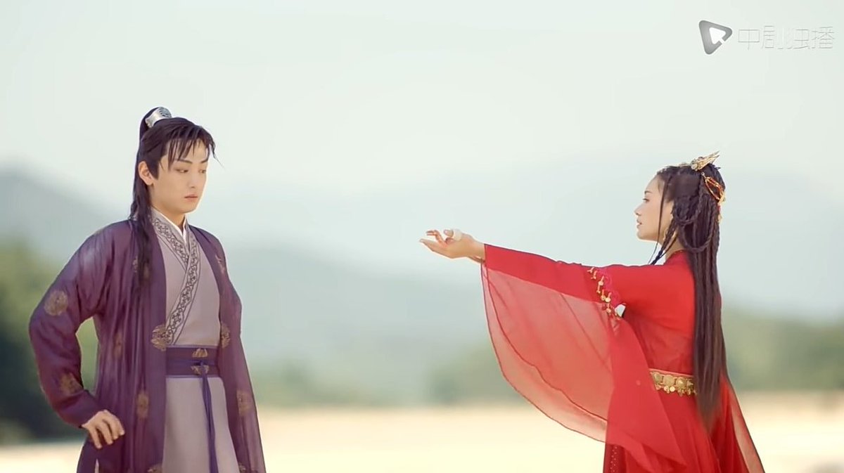 RubyluvsDilraba's tweet photo. The second lead couple is entertaining to watch. And not just because the girl's dress reminds me of xiao feng from Goodbye My Princess π
#brightasthemoon #xianghao #chengyanqiu #cdrama #secondleadcouple https://t.co/C0XDH62pD2
