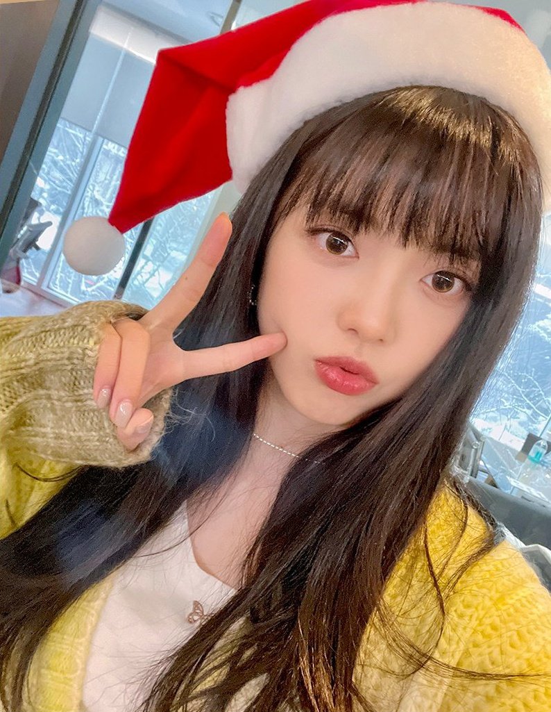 Merry Christmas 🎄

— [♡] ; #Suyeon #수연 #지수연 #WekiMeki #위키미키