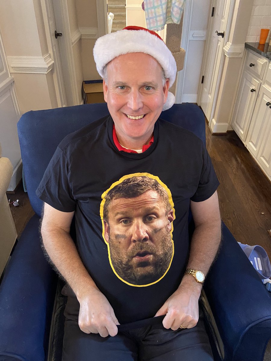 ambersmay1's tweet photo. @BarstoolBigCat a very merry Roethlisberger Christmas from me and mine to you and yours https://t.co/zpIQydRdXT