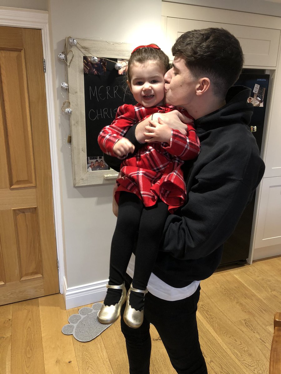 WendyBo65119908's tweet photo. Santa has been! A different Christmas 🎄 this year for us but family and good friends get you through. #family #littlechristmasangel #merrychristmas https://t.co/RHD3OSsGy7