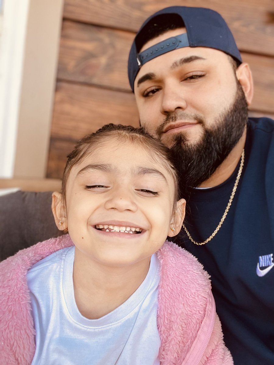 Loo_Waditdoo's tweet photo. Merry Christmas! This little one is happy with what Santa brought her this year. #MerryChristmas https://t.co/vCSyUvFFVT