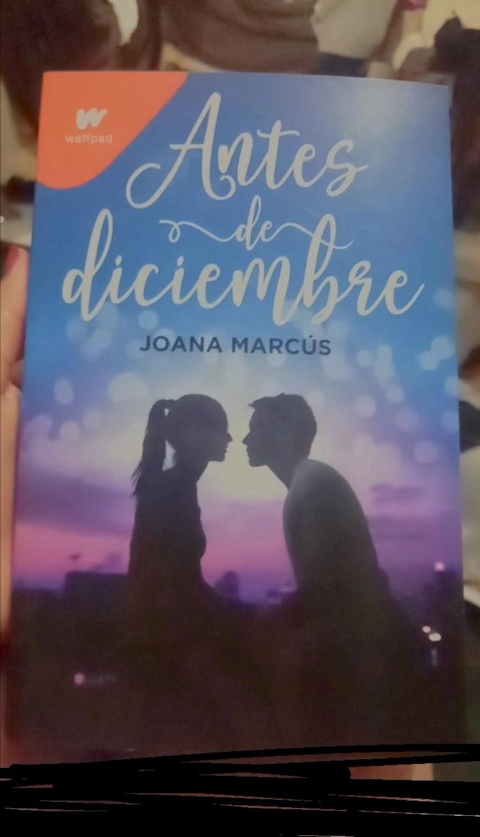 GreciaColunga22's tweet photo. @joanamarcusx Pues me regalaron esta hermosura de libro👌 https://t.co/CVwbiLY1pk