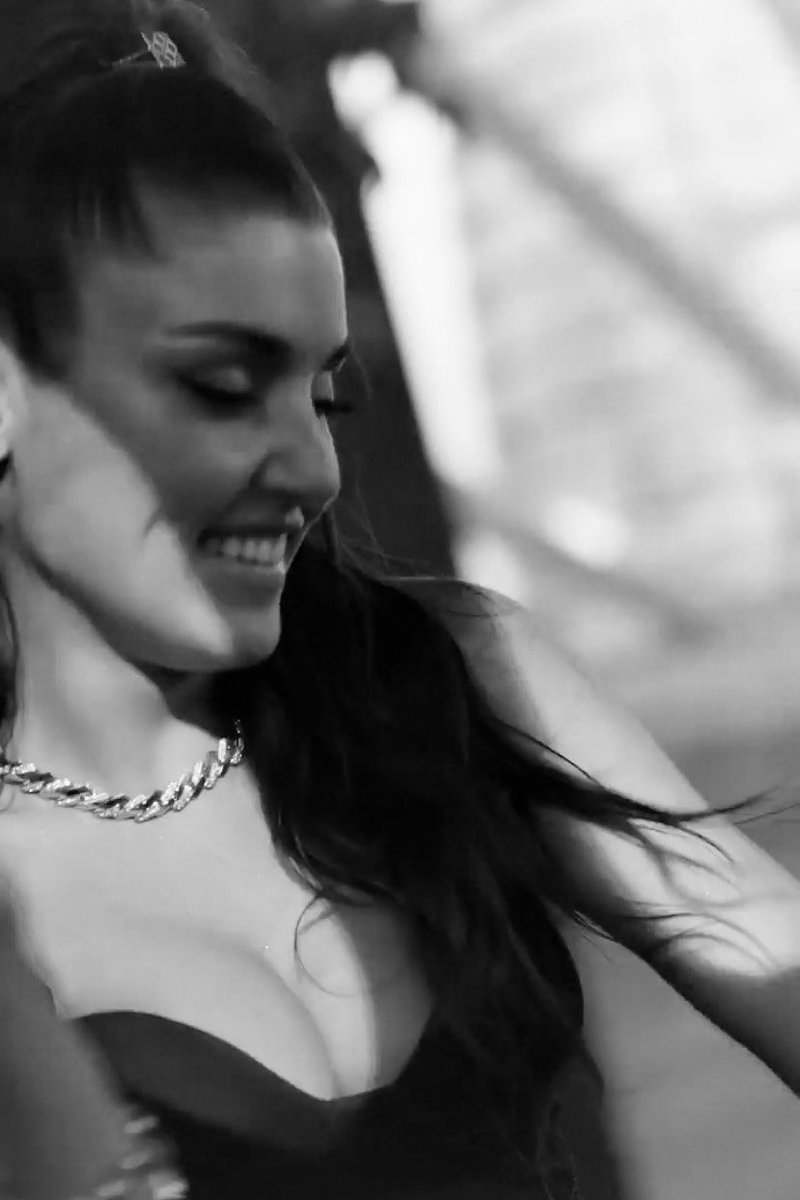 maktubedser's tweet photo. this smile 🧿🧿🧿 https://t.co/clKMgZdkWT