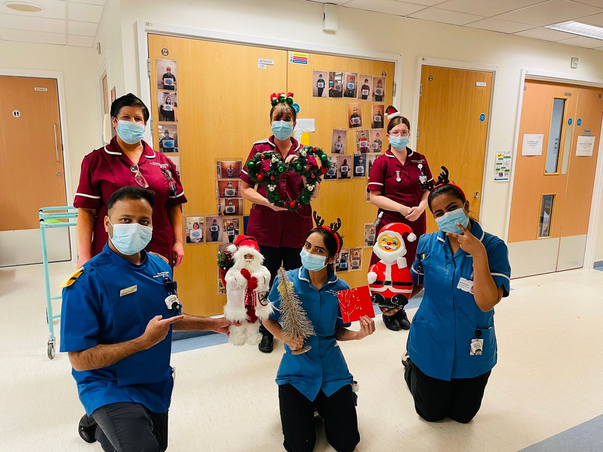 julespentony's tweet photo. Spreading Christmas cheer on #ward43 #Neurosurgery #uhcw
Merry Christmas everyone 🎅🎄��💖 https://t.co/Ds6GJopX1G