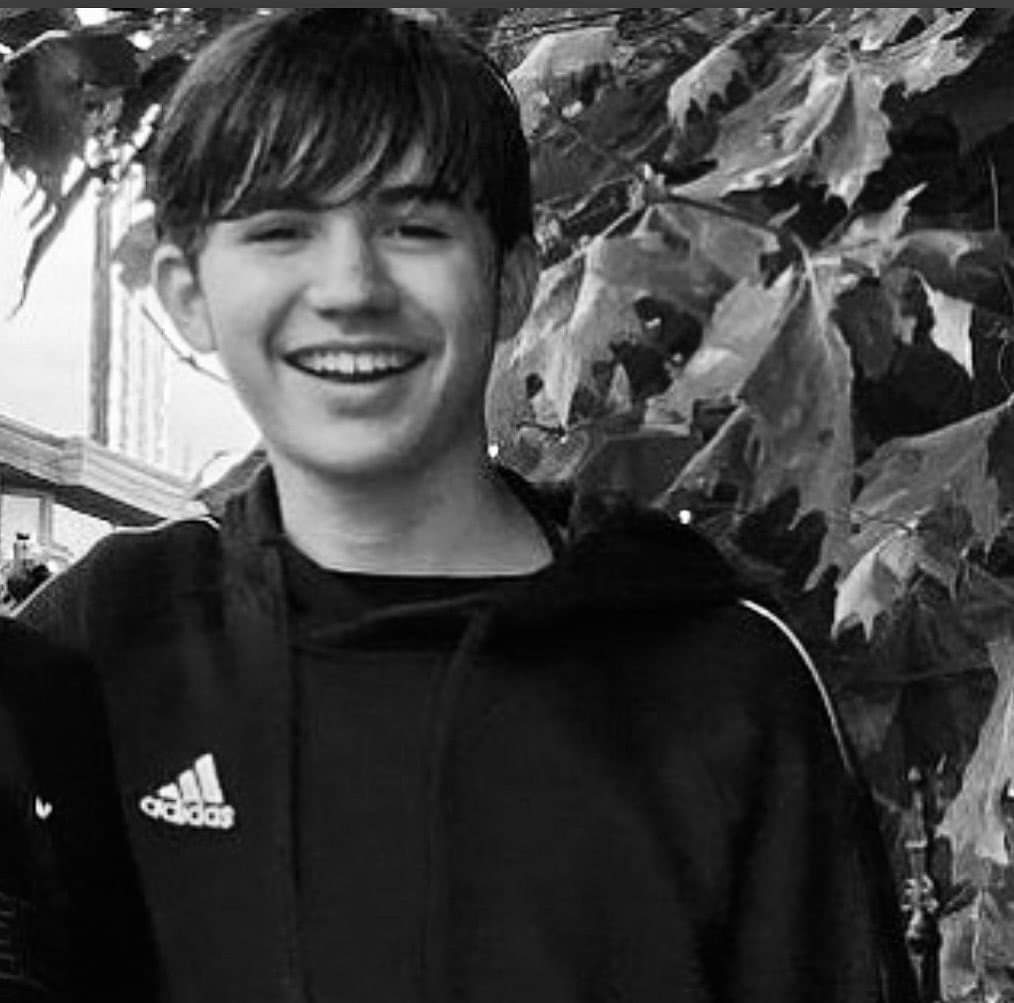 RicoBaganz's tweet photo. Heute, nach knapp drei Wochen seines Verschwindens haben wir nun traurige Gewissheit, dass Joshua nicht mehr am Leben ist. 
Wir möchten euch von Herzen für eure Unterstützung bei der Suche danken - dieser Zusammenhalt hat uns viel Hoffnung gegeben. https://t.co/SRUsKnJspj