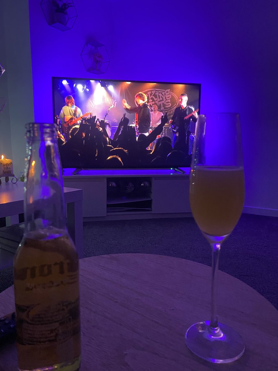 7ClaireJ's tweet photo. Covid Christmas - what better way to spend than watching @TheSnuts with prosseco! #day7 #covid  #thesnuts #kingtuts https://t.co/fEzMS322Ri