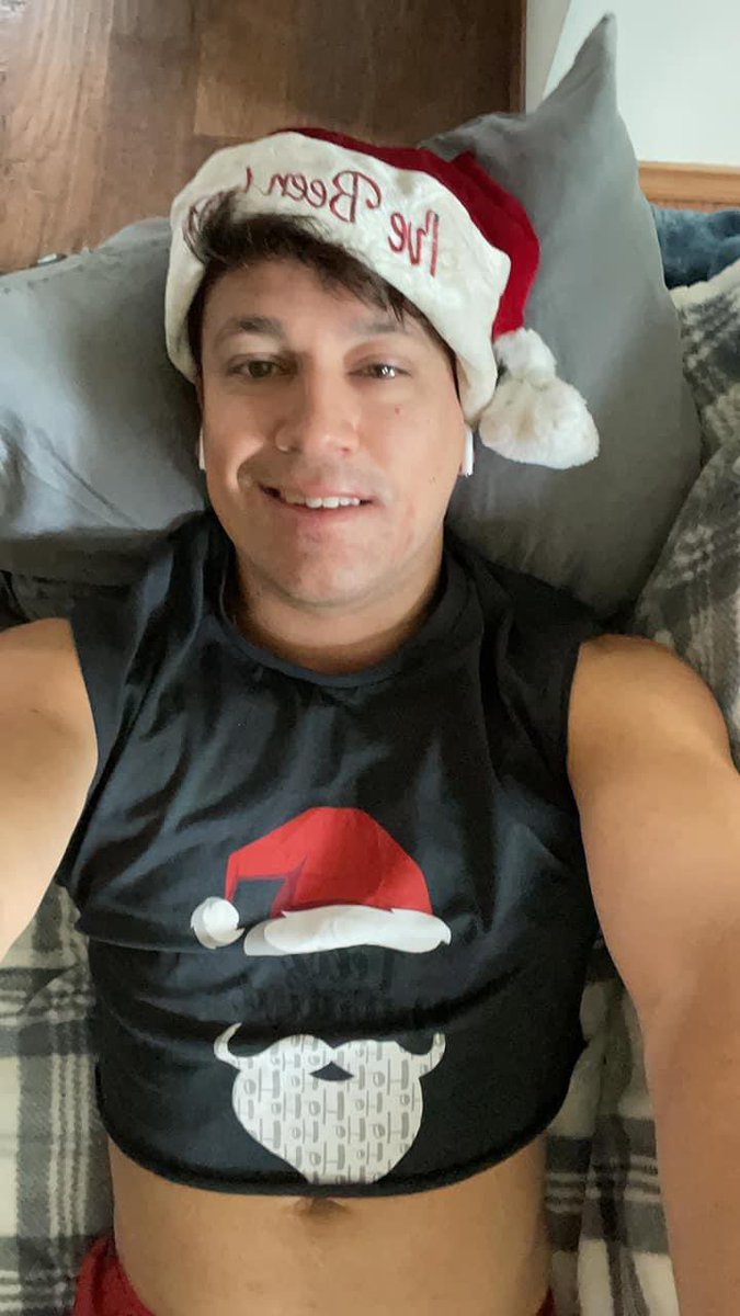 EmpressOfWeHo's tweet photo. Wishing everyone a very #MerryChristmas from your favorite HoHoHomo 🎄🎅 #happyholidays https://t.co/ZvMbHvonBK