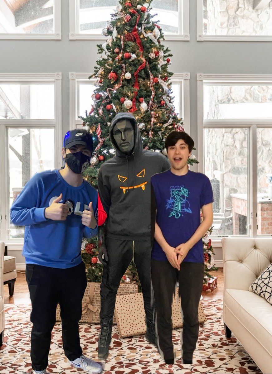 dteamhours's tweet photo. they just opened presents so they are happy :) https://t.co/KFtWWN9heS