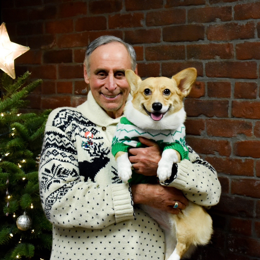DrMartyPets's tweet photo. Merry Christmas and Happy Ho-Ho-Howlidays from the Dr. Marty Pets family! 🎄🎁How are you celebrating today? We'd love to hear your traditions in the comment section! If you couldn't tell, one of ours is matching festive sweaters! 👯♀️
#Christmas #MatchingSweaters https://t.co/PGhecEHKTT