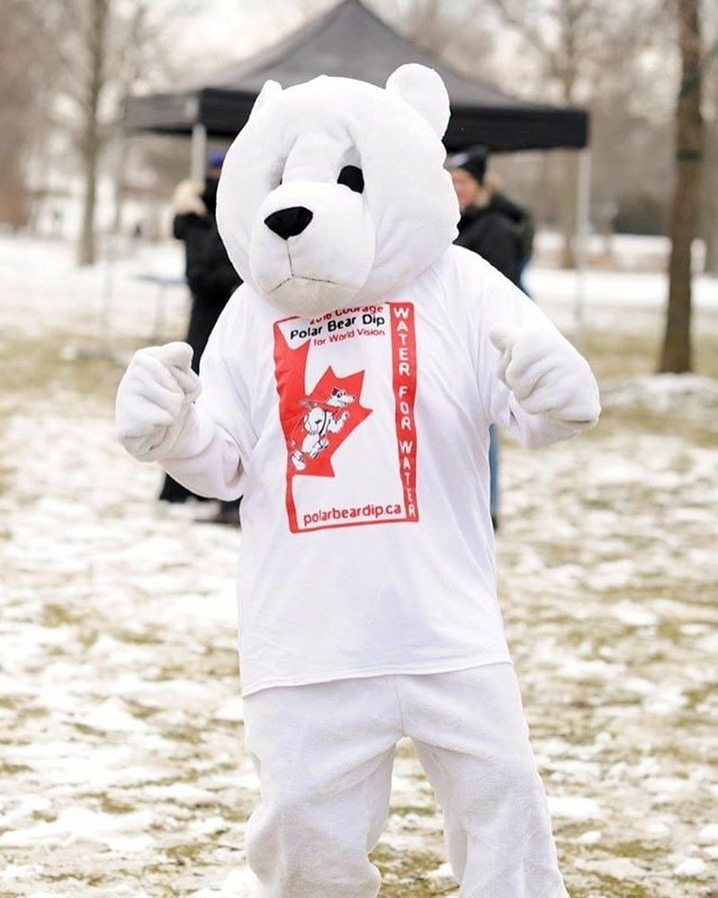 PolarBearDip's tweet photo. The Courage Polar Bear 🐻‍❄️ wishes our supporters and Polar Bear Dip community a wonderful holiday season! Stay safe and healthy and we look forward to seeing how you do the dip!- find out more at https://t.co/dvNEfwVyPE! ❄️💦  #MerryChristmas #MerryXmas #PolarBearDip #DoTheDip https://t.co/WhpXLWoY9v