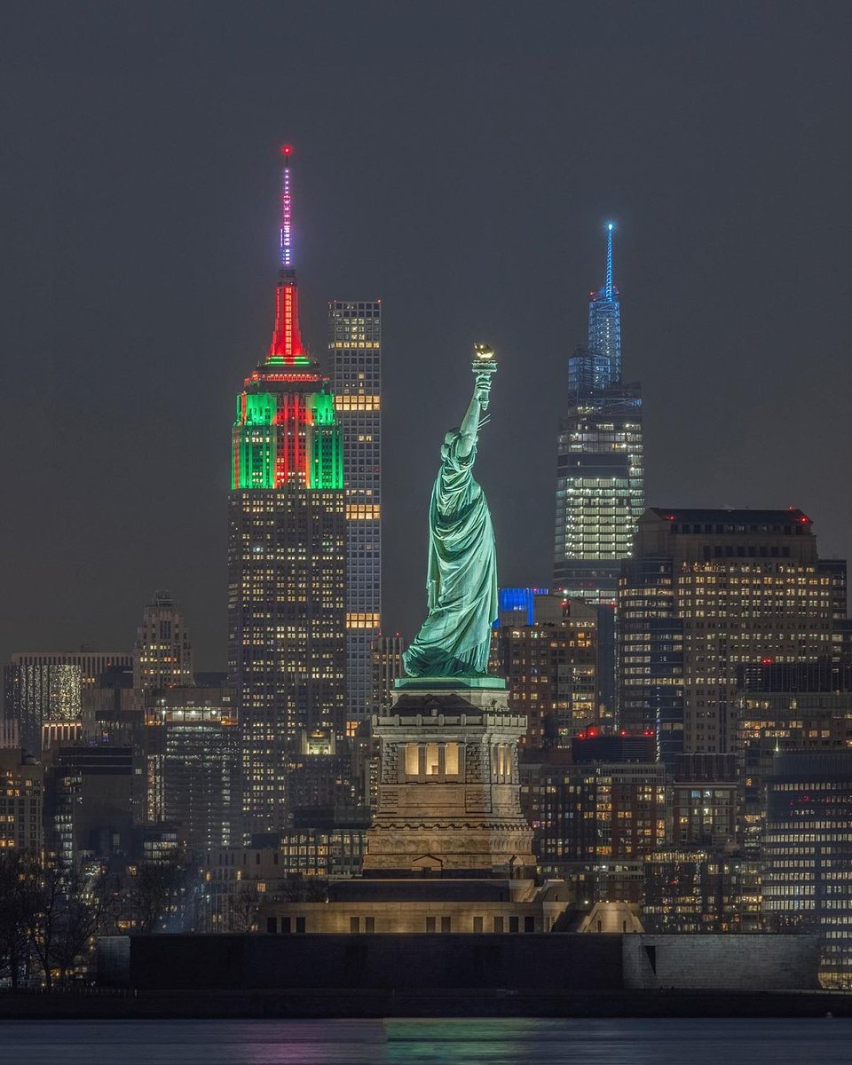Empire State Building tweet media