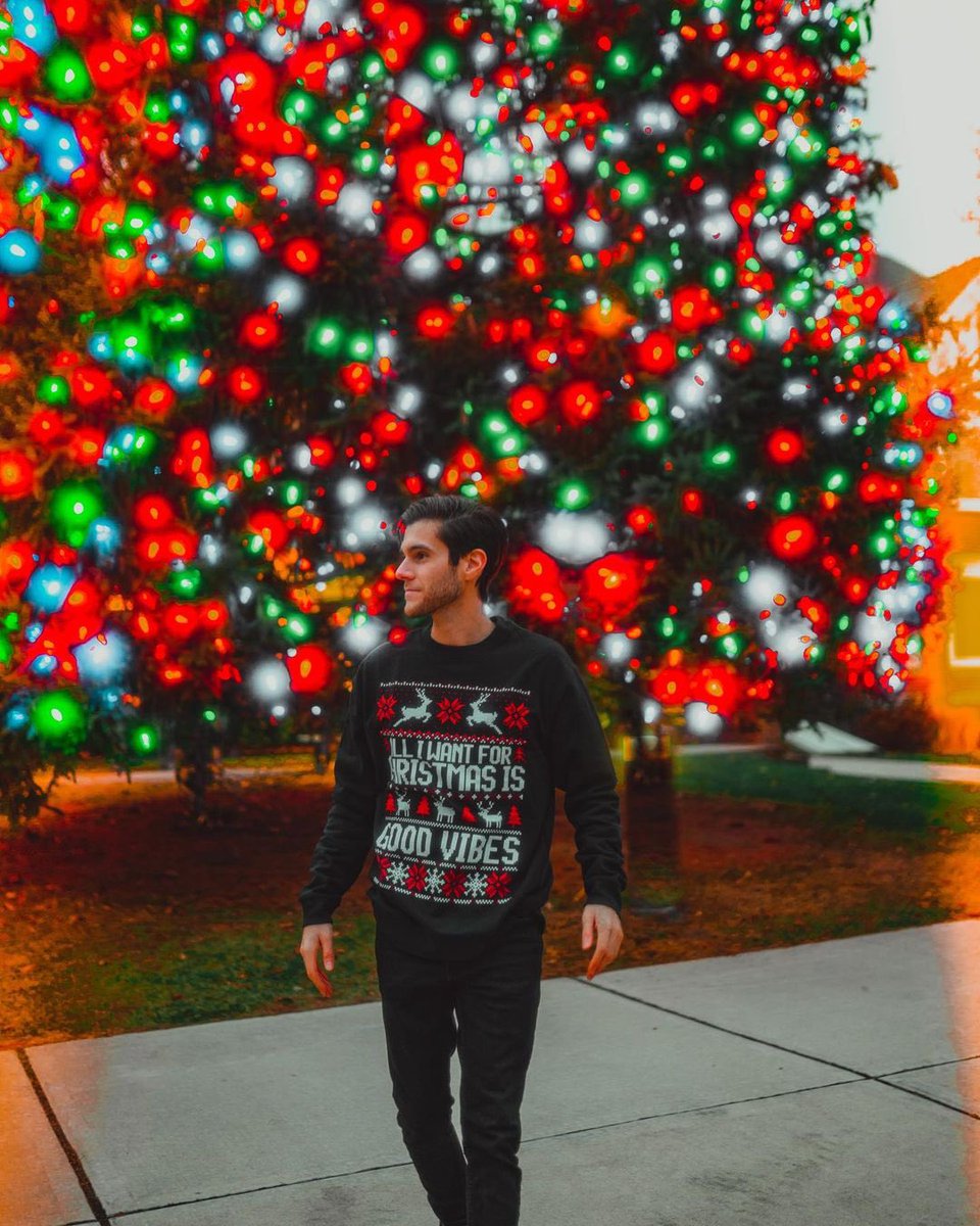 All we want for Christmas is Good Vibes 🎄 Happy Holidays, everyone!

Repost via @john4ndrew on IG