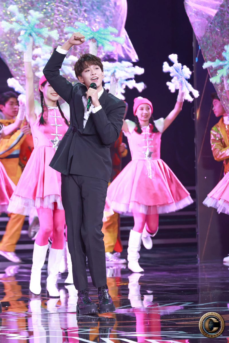 HuiC99's tweet photo. 久违的舞台 https://t.co/3Fy1Z0k14f