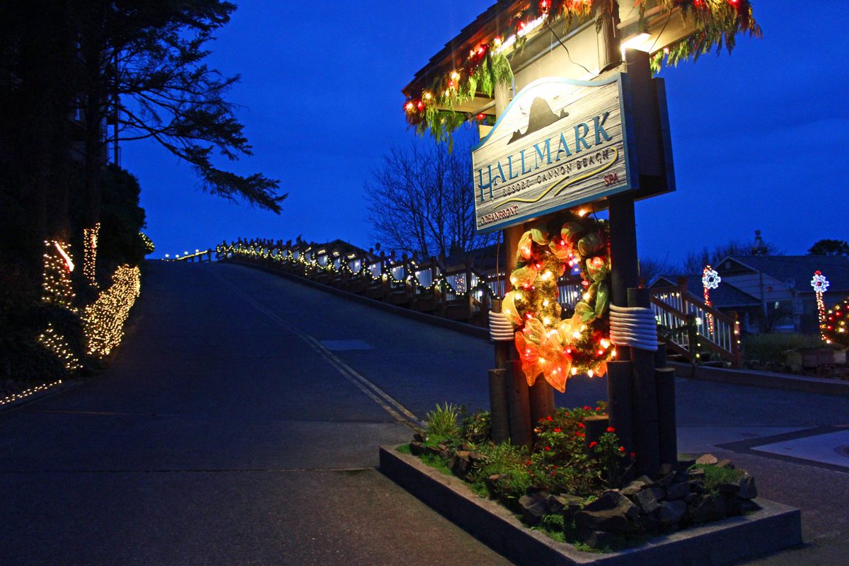 CBHallmark's tweet photo. Happy Holidays from Cannon Beach! We hope it’s filled with love, laughter, and holiday cheer! https://t.co/PGcqSb9LFe