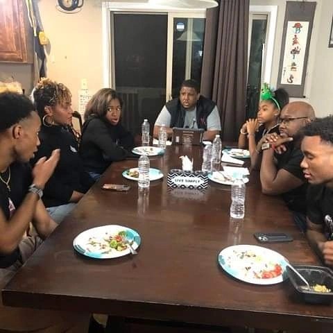 JegnaKlub's tweet photo. S/O @batesfam53 &amp; @JazzeeLady08 for having the #EveningSocialPodcast spend an evening with their family. 👉🏾https://t.co/BcdgXMBEr2 subscribe and view LIVE STREAM SEGMENT.
#WeOutHere @onetrece @tbates_11 #ConnectingTheDottes
#CommunityPartnerships 👇🏾
@Sticktalkdunny @drip_ultra https://t.co/87Wfwjo7Eb