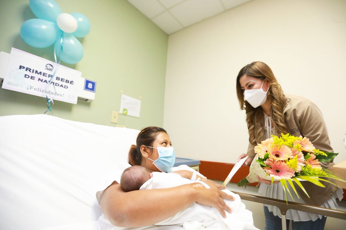 Este día a las 12:29 a.m. el personal de nuestro Hospital Policlínico Zacamil recibió con alegría la llegada de Walter López, el primer bebé nacido en esta Navidad.

Gracias a Dios, a los cuidados especializados de los médicos y enfermeras, ambos se encuentran saludables.