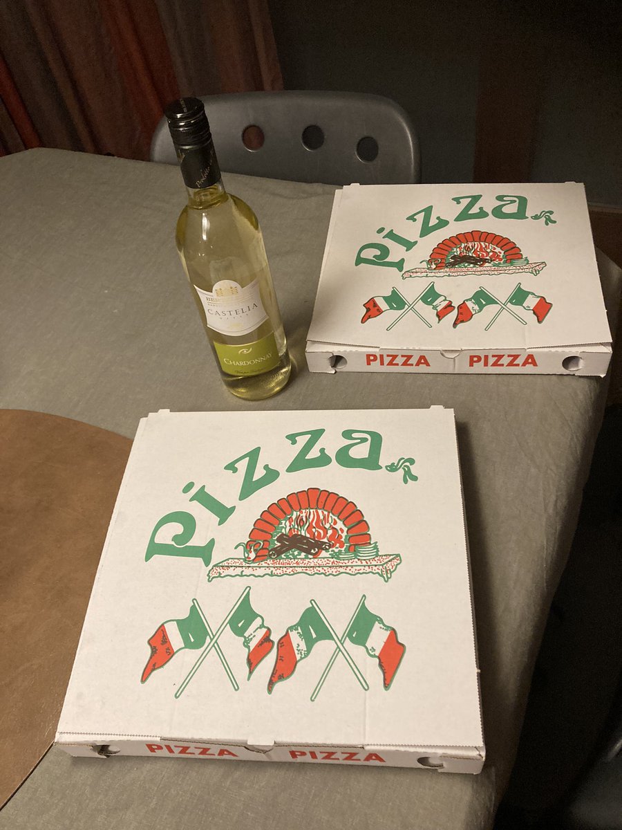 Net terug van het bezoek aan schoonmoeder in Leuven, voor het eten vanavond een snel en heerlijk alternatief zelfs op deze bijzondere dag Pizza leenderweg Valkenswaard. Dank voor de goede service