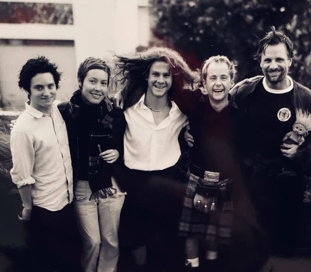 lotr_turkiye's tweet photo. Family ✨ 

#LOTR #LOTR20 #LordOfTheRings https://t.co/UEEbWOGA3X