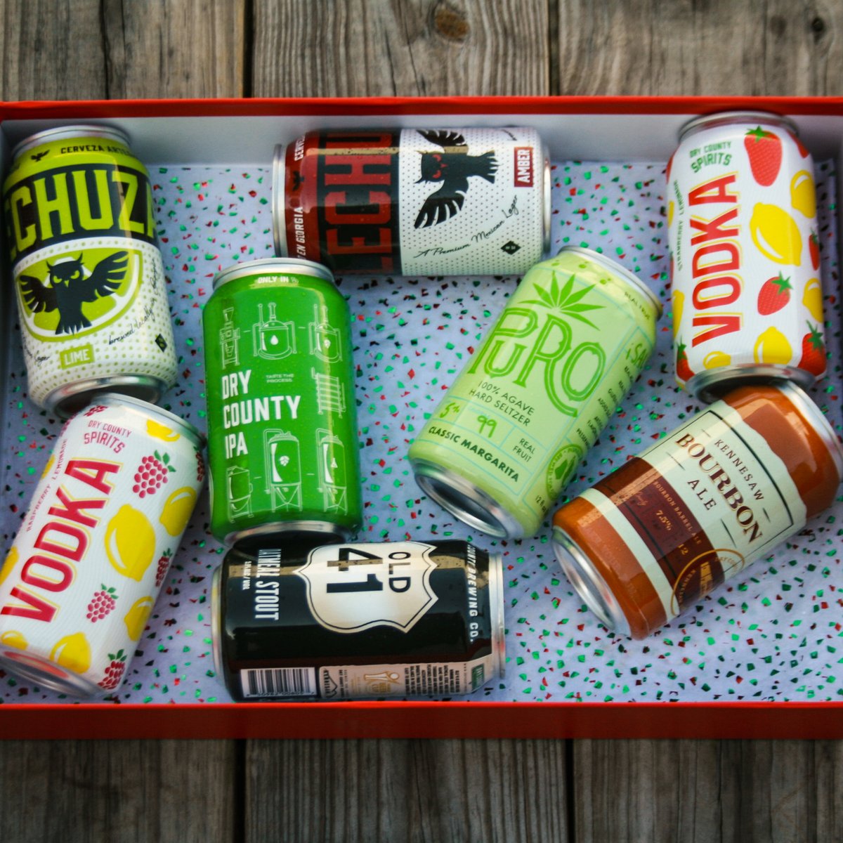 DryCountyBrewCo's tweet photo. Merry Christmas from the Dry county family to yours, hereโs to hoping your gifts look this delicious!
Taproom closed today, but open normal hours tomorrow 12p-10p
#drinklocal #makeyourrun #gabeer https://t.co/WanrJRjGFE