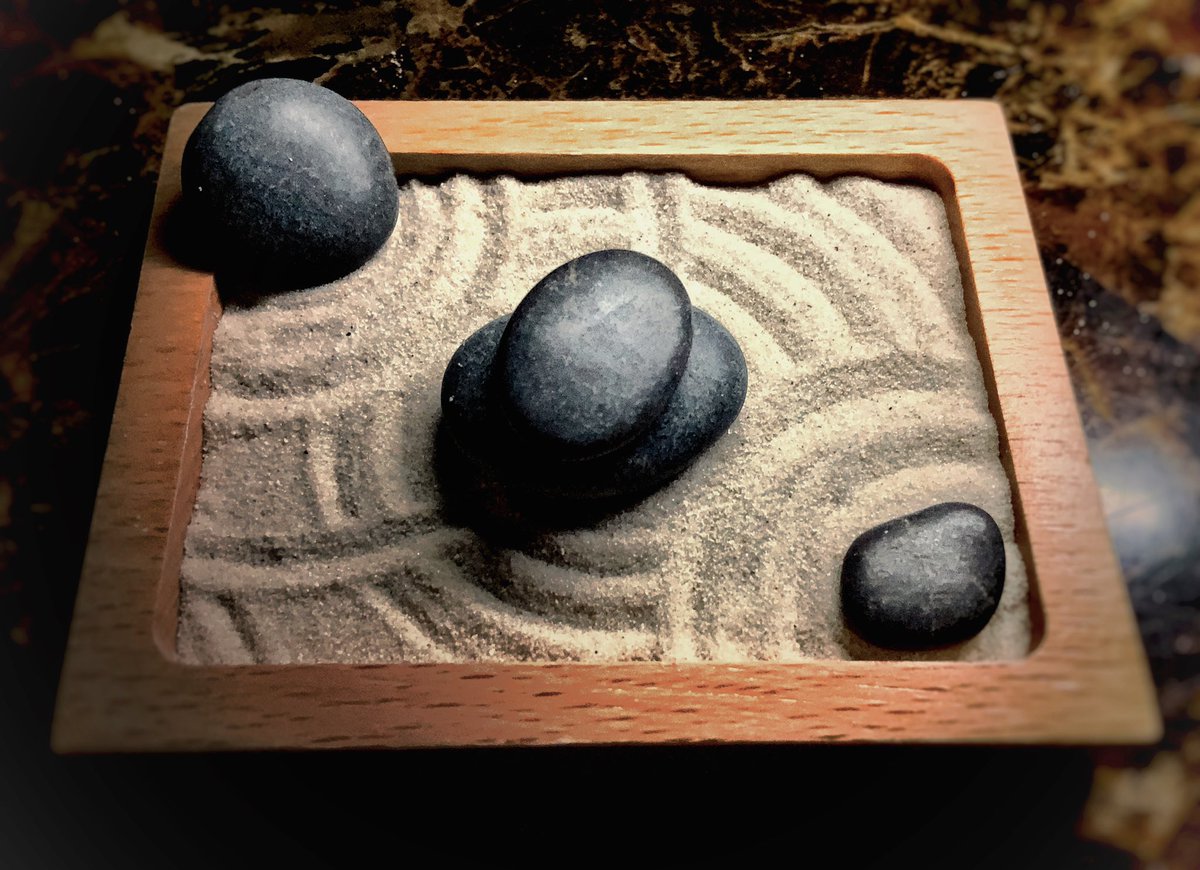 9nukes's tweet photo. circles with rocks ™ https://t.co/wtnYktMupA
