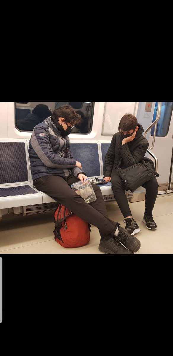 hakanknk's tweet photo. Bu ülkenin, metroda satranç oynayan çocukları var. Korkmayın🇹🇷🇹🇷🇹🇷 https://t.co/FoGUoeEjme