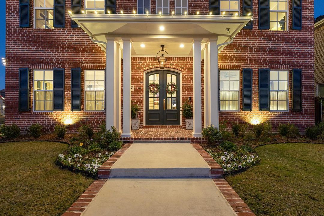 Wishing everyone a Merry Christmas and Happy Holidays 🎄🎅✨ 

📷: Custom Built Homesteads