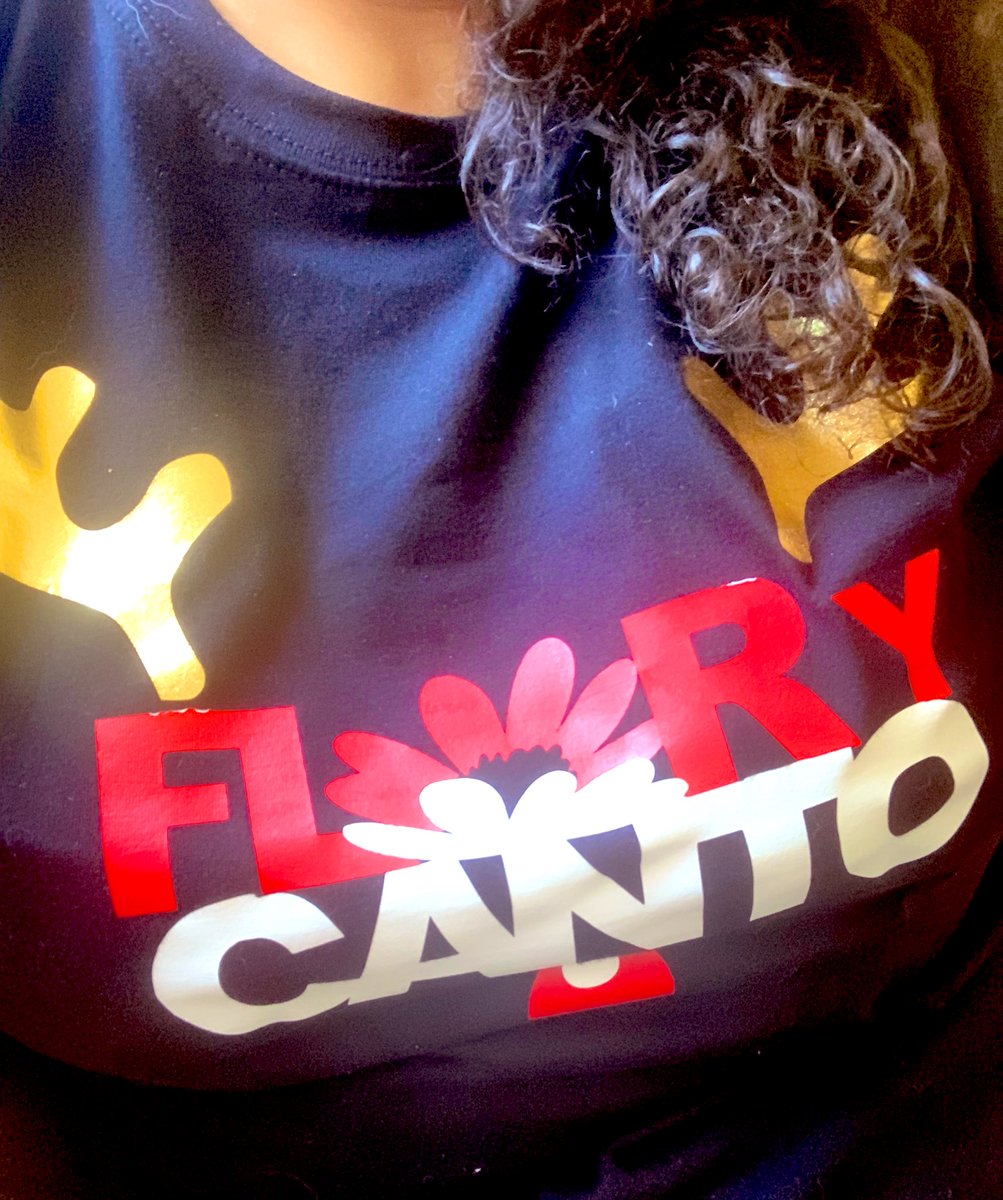 Como cuando saben que amas la navidad, gracias <a href="/CheleSandinay/">El Chele Sandinista 🇳🇮🇦🇴🇻🇪🇨🇺</a>, estoy amándola.