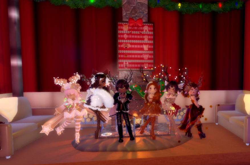 soya_zee's tweet photo. Merry Christmas! Here is our reindeer photoshoot. It turned out amazing, everyone's outfits were so great! Thank you everyone on our Discord server and CuteElly2011 on roblox! #royalehigh #royalehighxmas #royalehighphotoshoot #Rhphotoshoot #rhoutfit https://t.co/7WxwieAnAU
